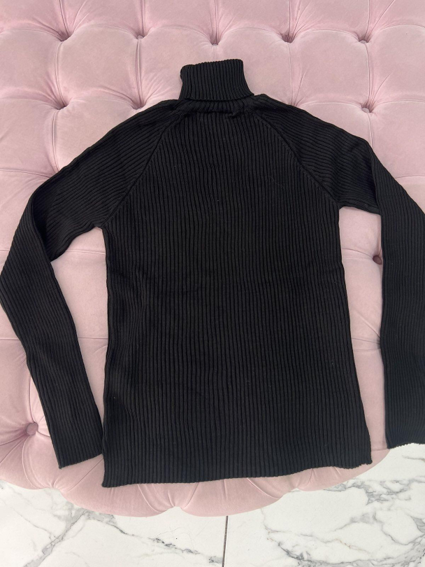 Черен пуловер Aurora