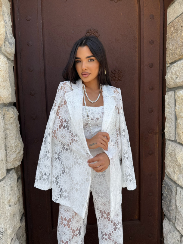 Блейзър Bettans White