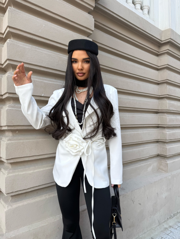 Блейзър Veran White