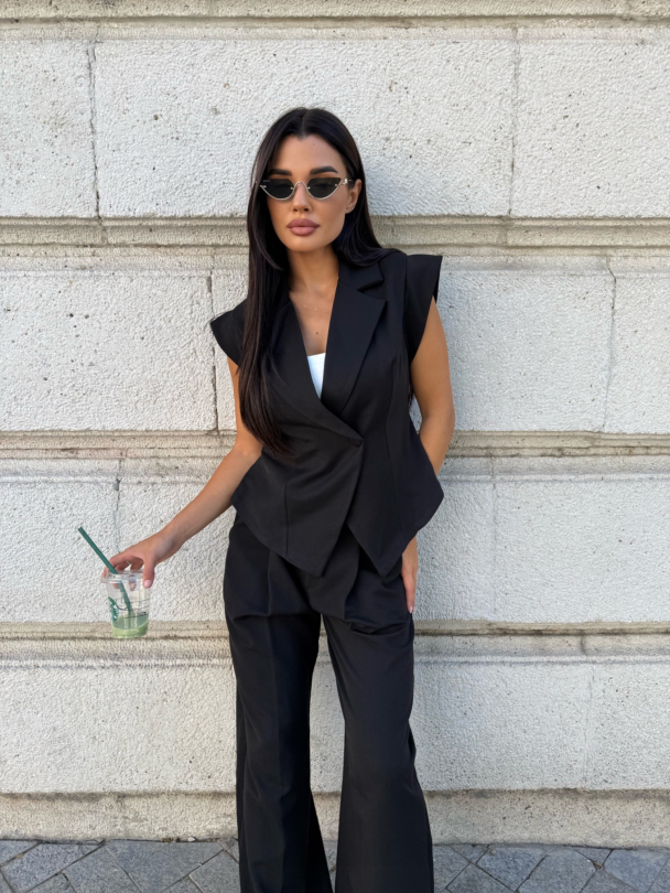 Елек Emiko Black