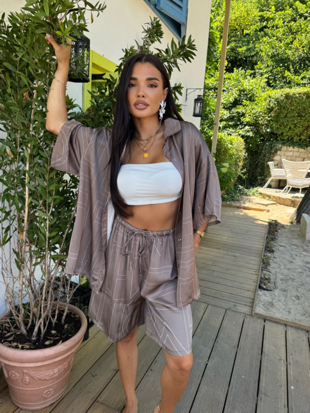 Къси панталонки сатен Figural Milk Chocolate