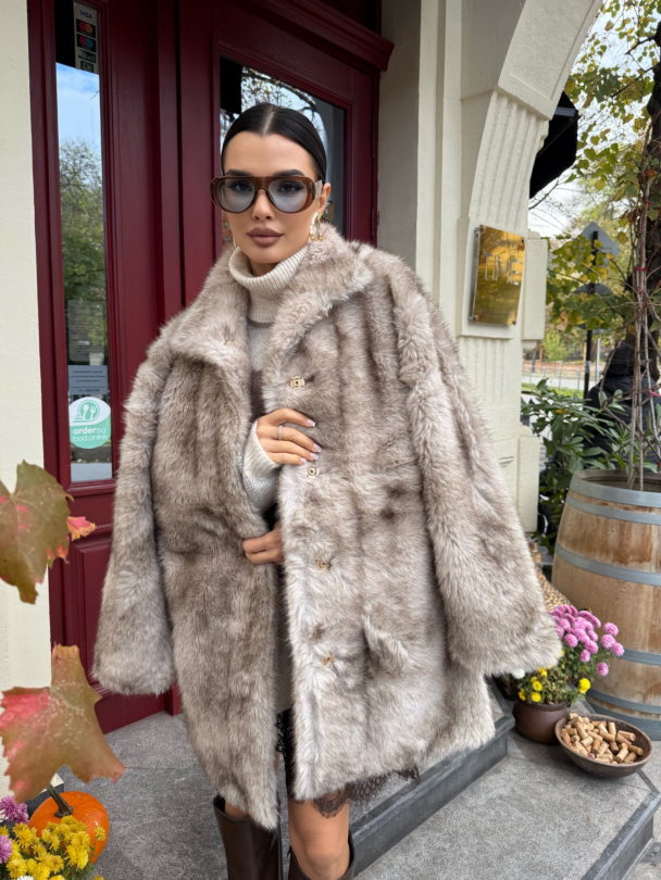 Палто Carolins Latte