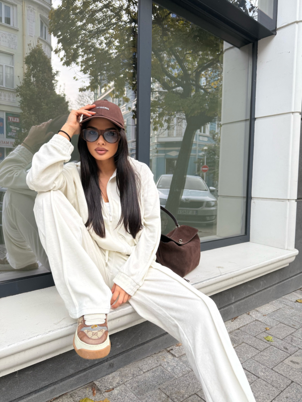 Суитшърт Cozy Milky