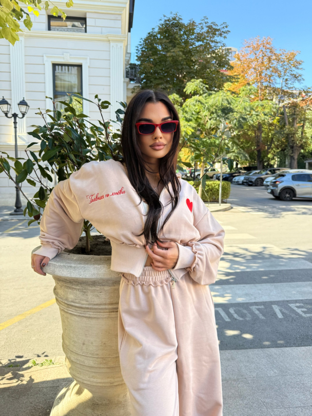 Суитшърт Главная по любви Latte